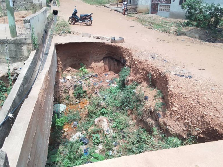 Residents of Adzimakofe to get relief as Regional Minister orders restoration of Damaged Bridge