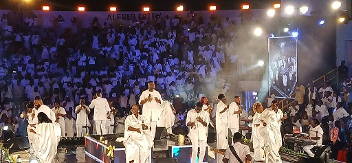 Christmas with Joe Mettle turns Bukom Arena into a happy place